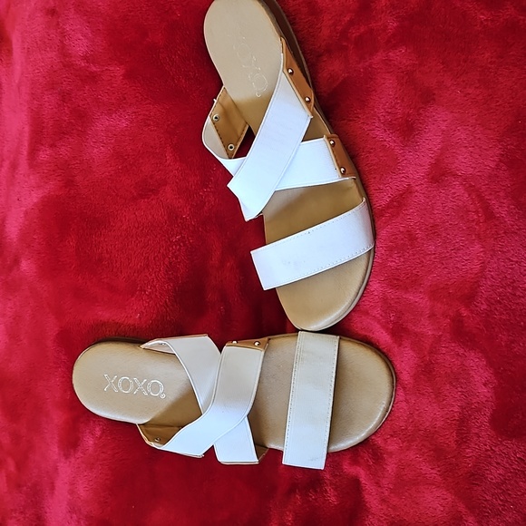 Sandals - Picture 2 of 4